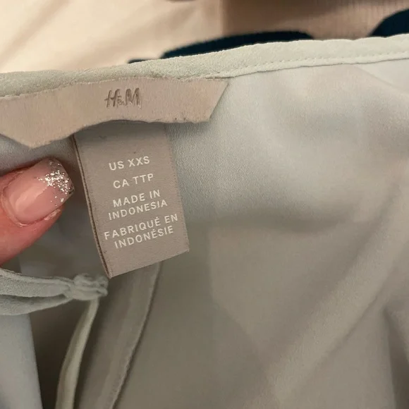 H&M Flowy Dress - Picture 6 of 6